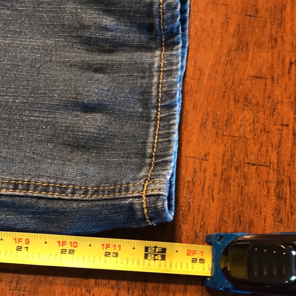 Lane Bryant Distressed Crop Capri Jean - Picture 10 of 11